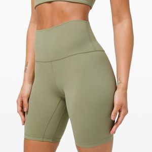 Lululemon Align Short 
Rosemary Green